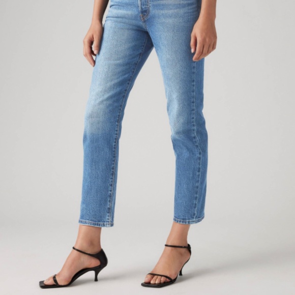 LEVI'S/"Wedgie Straight" Jeans - Picture 3 of 11